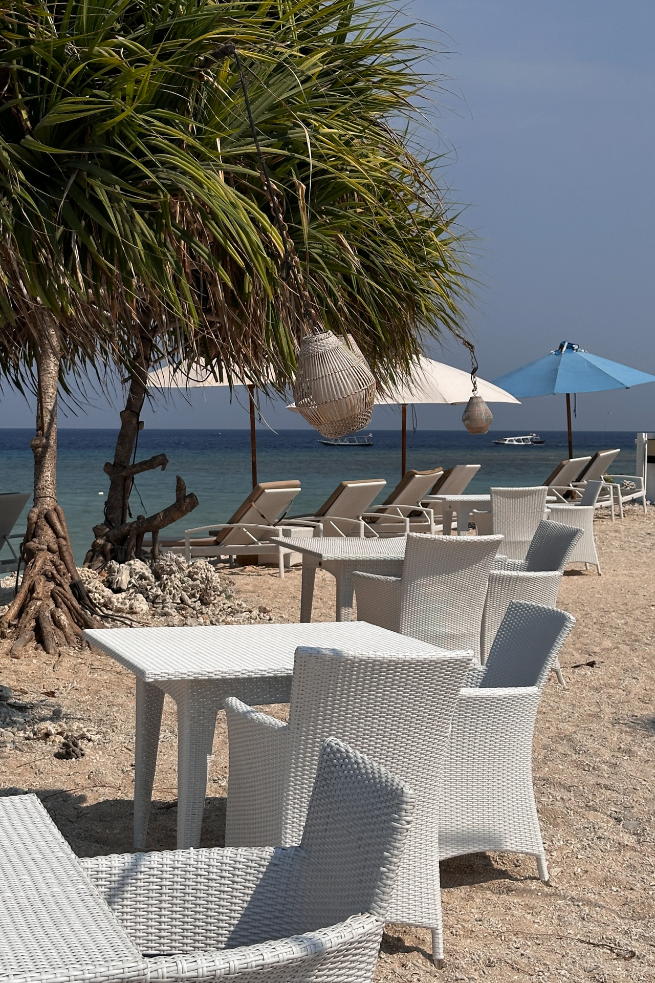A beach on the west of Gili Meno