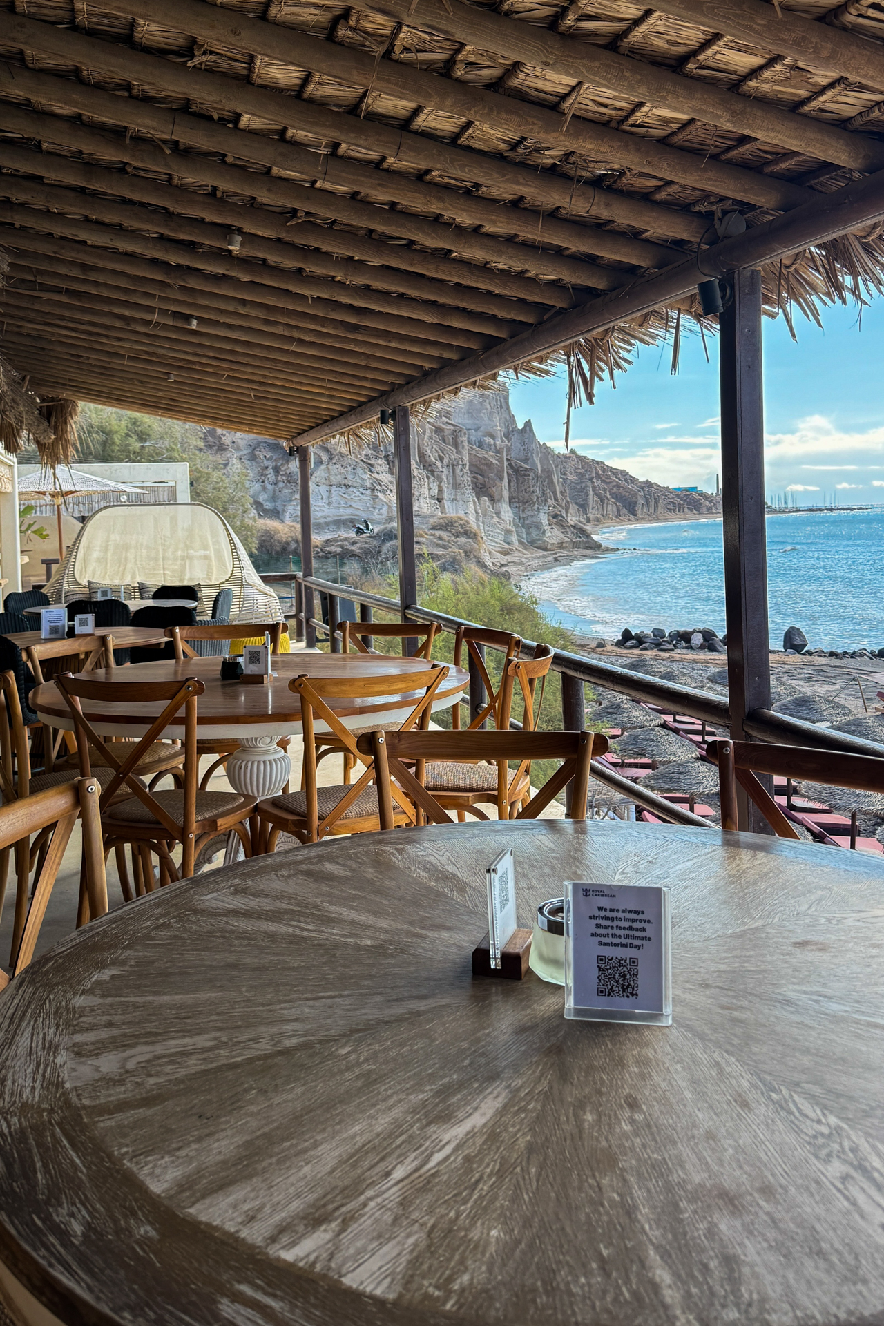 Theros Beach Wave Bar in Santorini