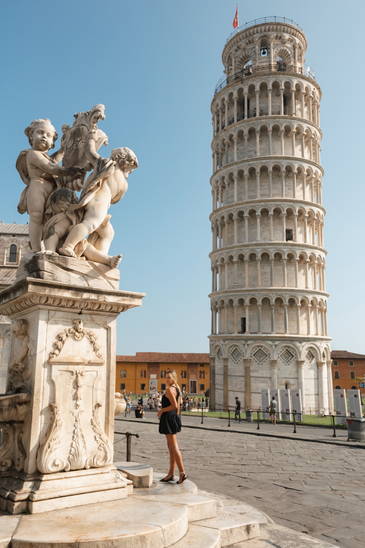Leaning Tower of Pisa in Piazza dei Miracoli, Tuscany Italy